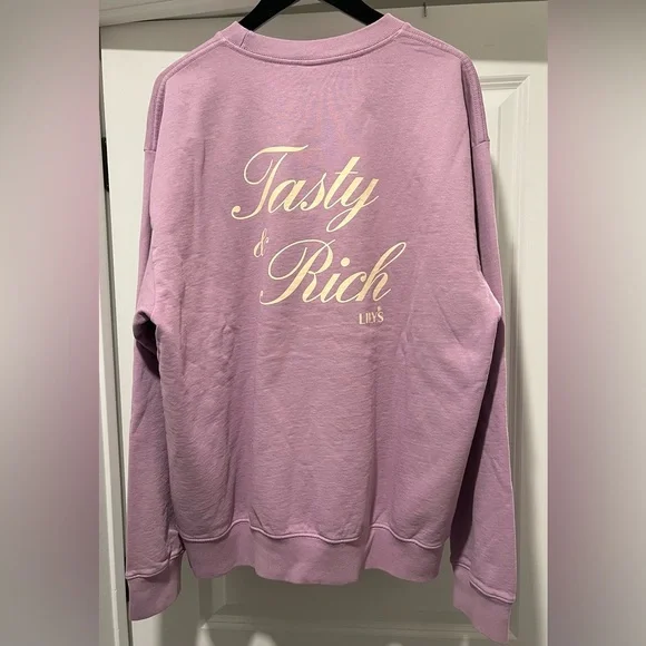 Sporty & Rich x Lily's Sweets "Tasty & Rich" Sweater (Color Lilac) Size Large - Picture 1 of 8